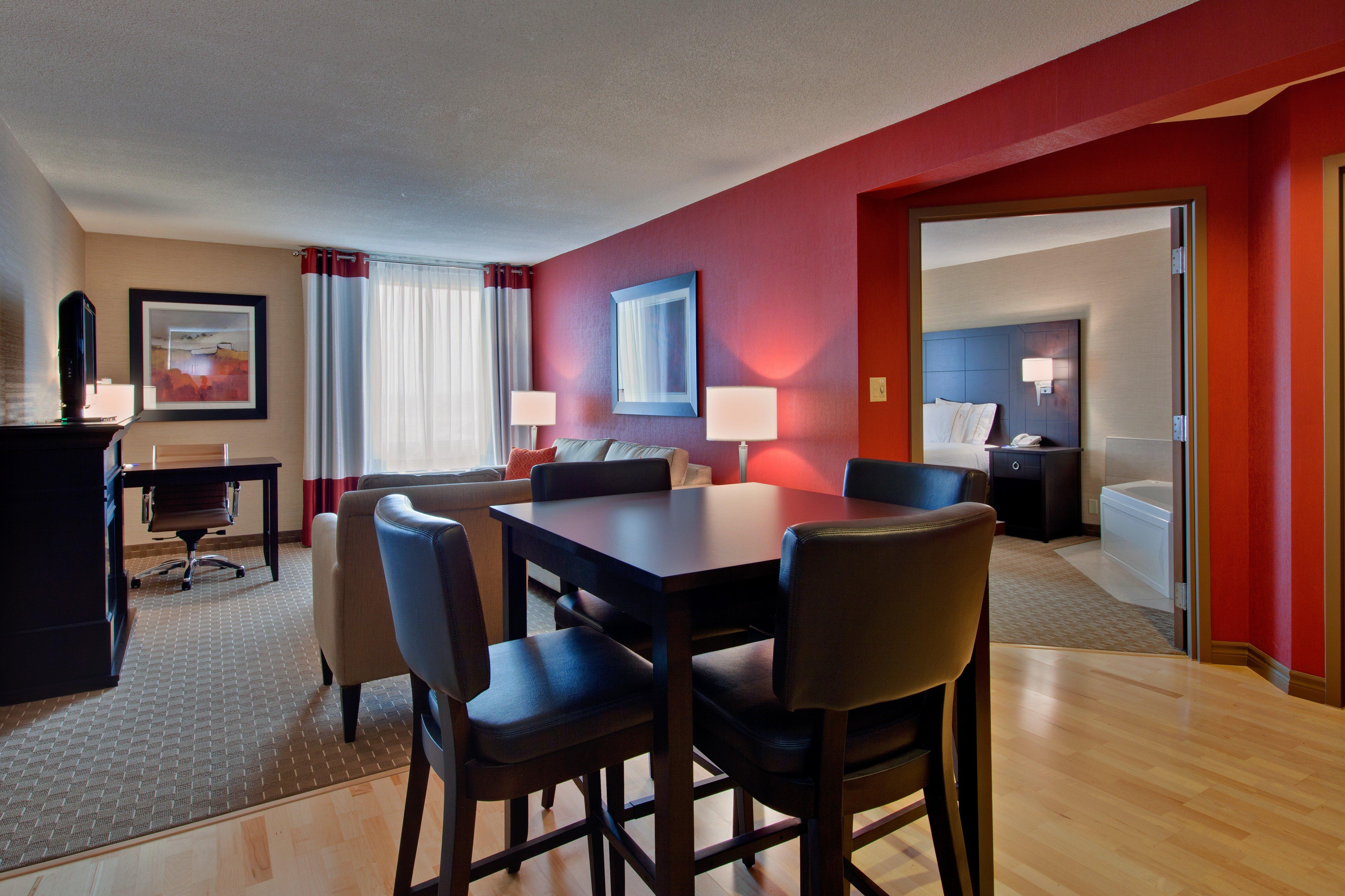 Holiday Inn Express Hotel & Suites Chatham South By Ihg Екстериор снимка