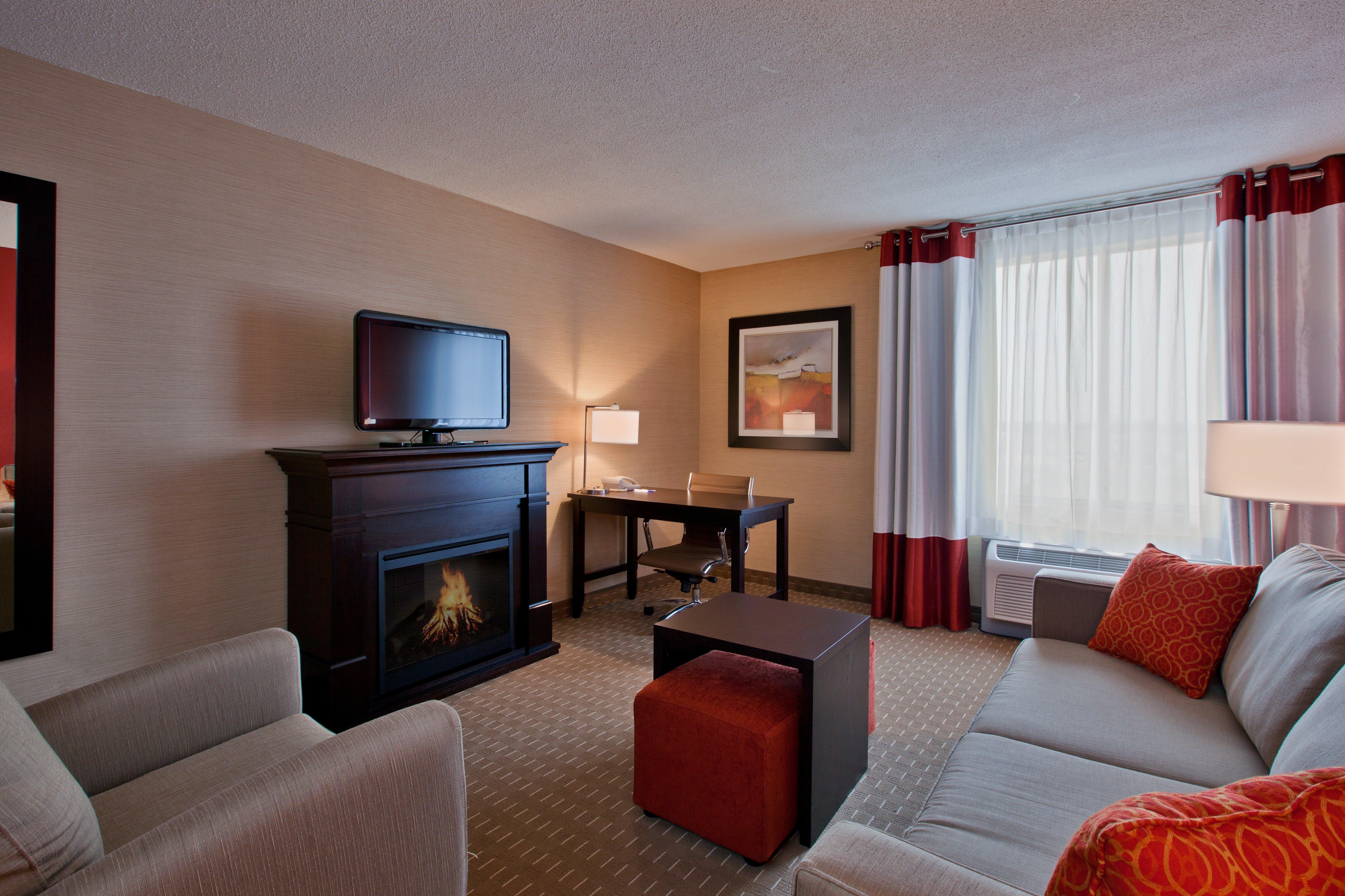 Holiday Inn Express Hotel & Suites Chatham South By Ihg Стая снимка