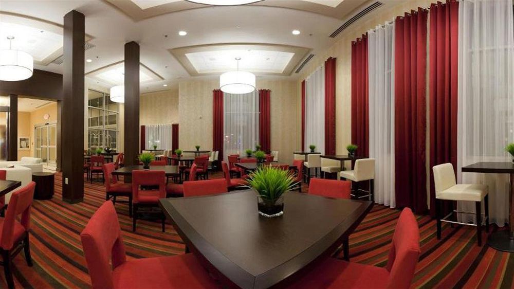 Holiday Inn Express Hotel & Suites Chatham South By Ihg Екстериор снимка